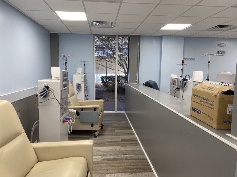 More Photos Of 5040 Snapfinger Woods Dr, Decatur Medical For Lease