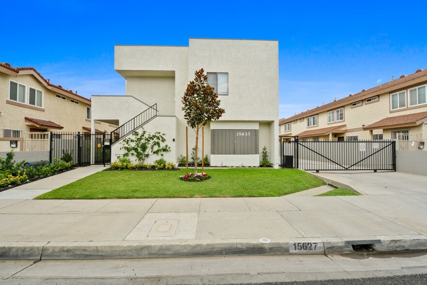 Primary Photo Of 15627 Belshire Ave, Norwalk Apartments For Sale