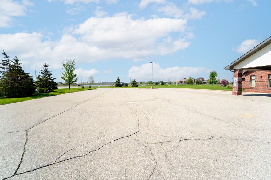 More Photos Of 790 Eastgate Dr, Ripon Medical For Sale