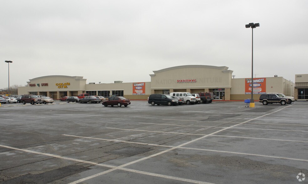 More Photos Of 2545-2567 SW Military Dr, San Antonio Unknown For Lease