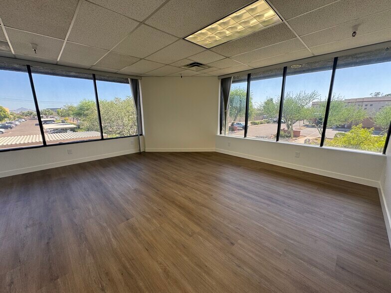 More Photos Of 5250 S 31st Pl, Phoenix Distribution For Lease
