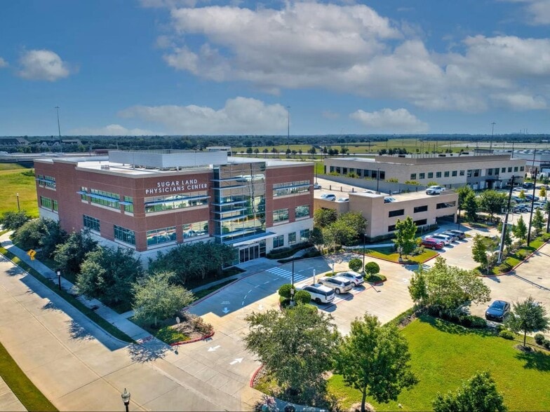 More Photos Of 7616 Branford Pl, Sugar Land Medical For Lease