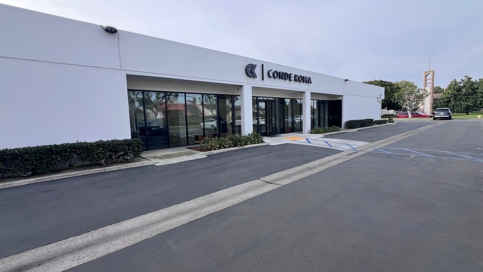 More Photos Of 4274 Cerritos Ave, Los Alamitos Light Distribution For Lease