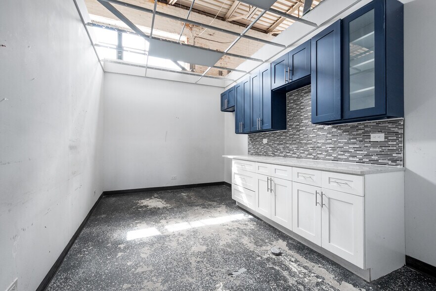 More Photos Of 8019 Monticello Ave, Skokie Industrial For Sale