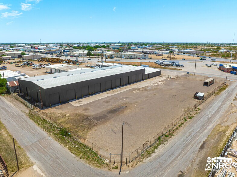 More Photos Of 2818 W 42nd St, Odessa Warehouse For Lease