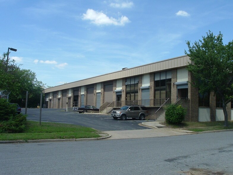 More Photos Of 8000-8032 Fernham Ln, Forestville Warehouse For Lease