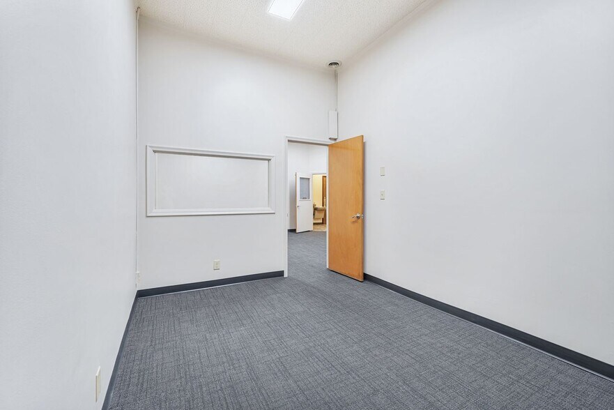 More Photos Of 66 Basin St SW, Ephrata General Retail For Lease