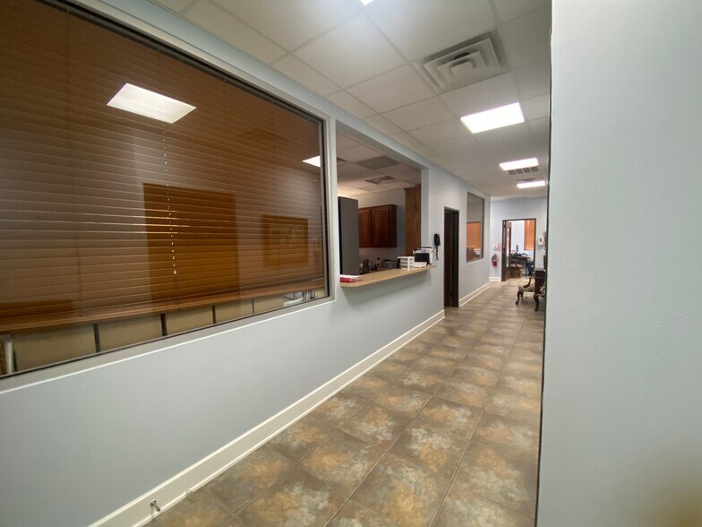 More Photos Of 3326 Watters Rd, Pasadena Medical For Sale