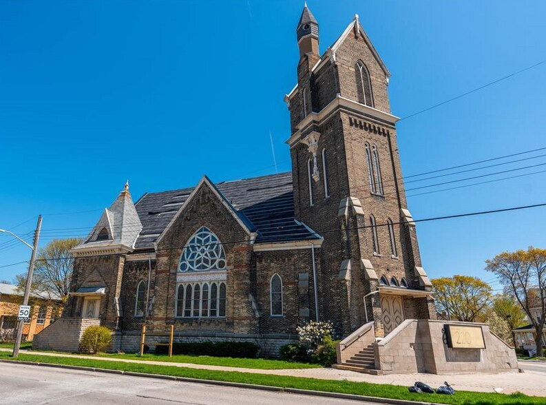 More Photos Of 220 George St, Sarnia Religious Facility For Sale