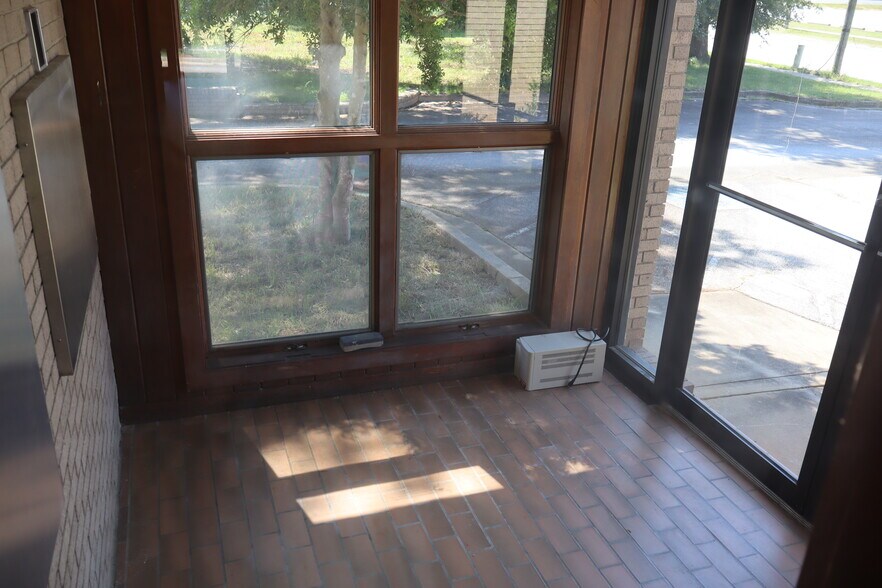 More Photos Of 253 E Savannah St, Calhoun Falls Freestanding For Sale