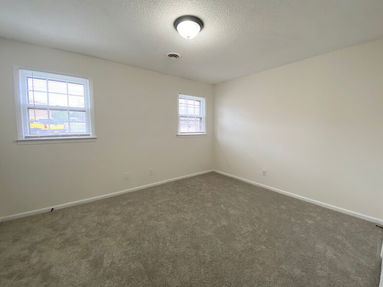 More Photos Of 1127 Rutherford Rd, Greenville Apartments For Sale