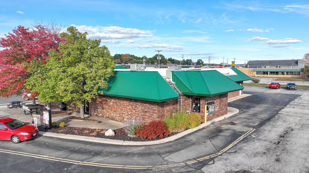 More Photos Of 5865 W US Highway 10, Ludington Storefront For Lease