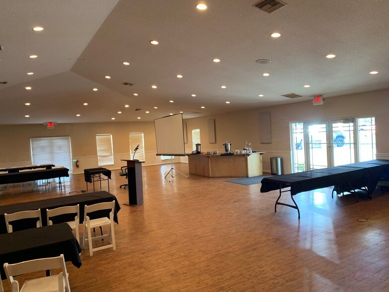 More Photos Of 2421 Tamiami Trl, Port Charlotte Office For Sale