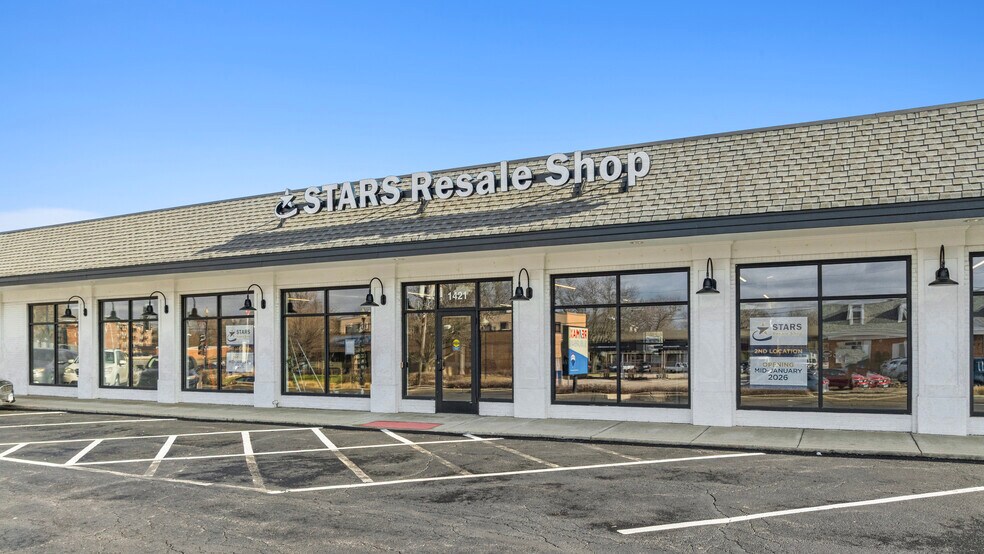 More Photos Of 1403-1425 N Main St, Wheaton General Retail For Sale