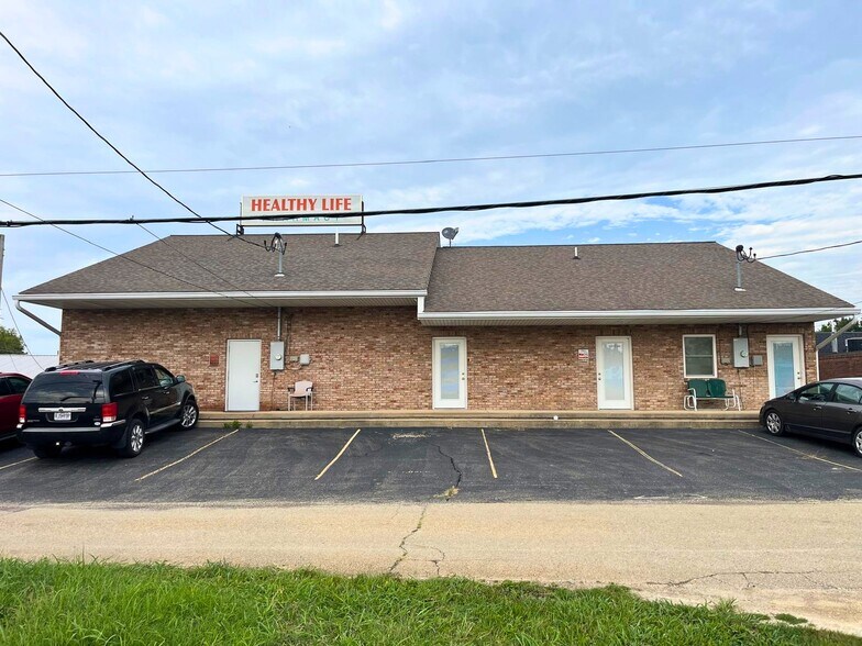 More Photos Of 1013 Cedar St, Bismarck Storefront For Sale