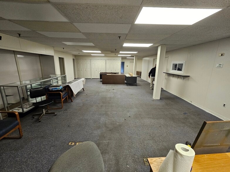 More Photos Of 1420 Crestmont Ave, Camden Manufacturing For Sale