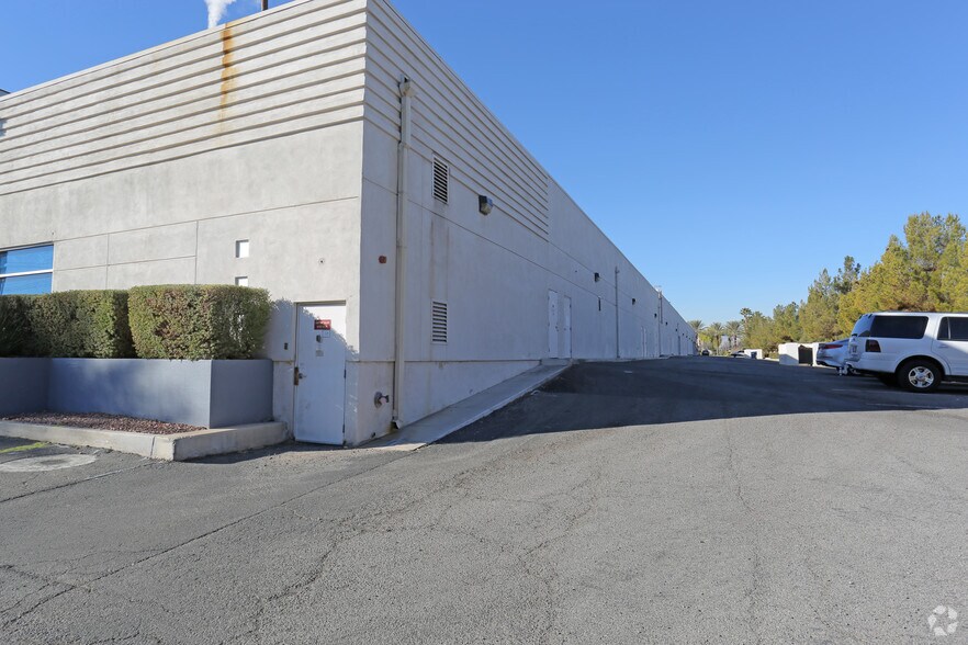 More Photos Of 3950 E Sunset Rd, Las Vegas General Retail For Lease