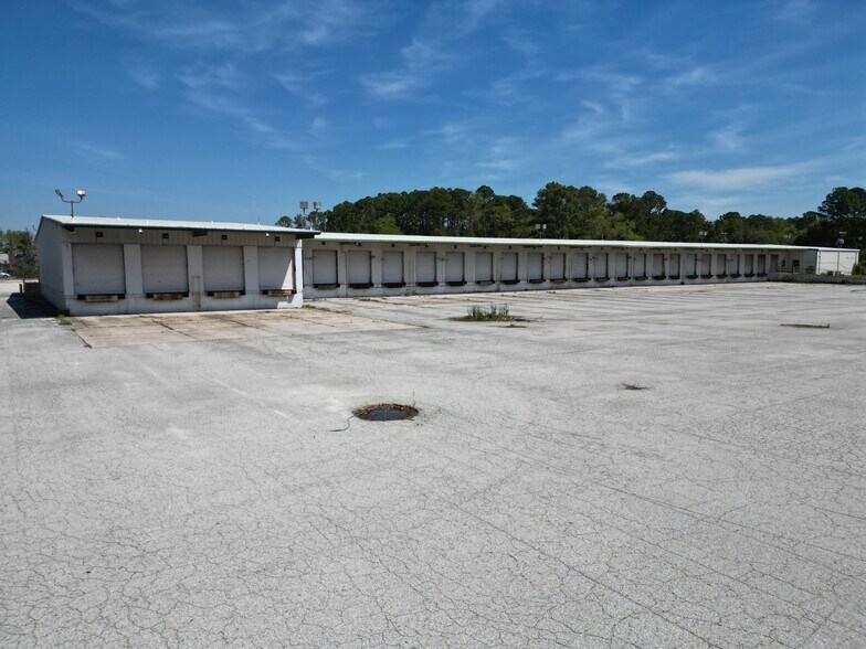 More Photos Of 2600 Lloyd Rd, Jacksonville Unknown For Lease