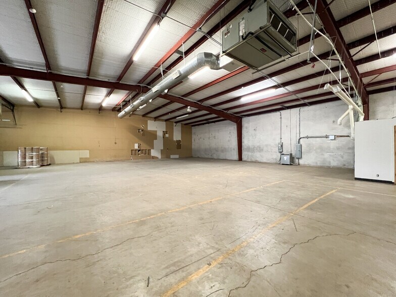 More Photos Of 3500 Dime Cir, Austin Warehouse For Lease