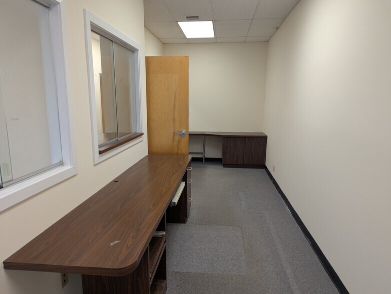 More Photos Of 111-117 New Haven Ave, Derby Medical For Lease
