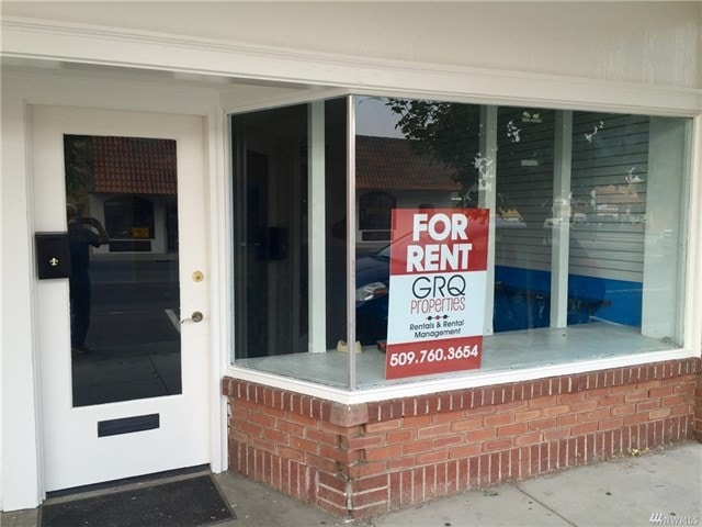 More Photos Of 23 Basin St SW, Ephrata Storefront Retail Residential For Lease