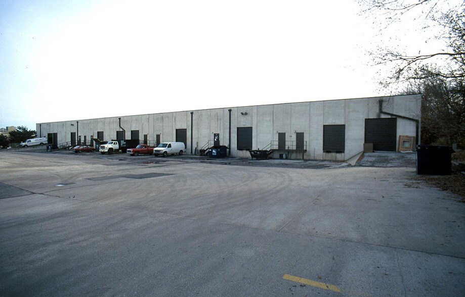 More Photos Of 1140-1146 Booth St, Kansas City Light Manufacturing For Lease