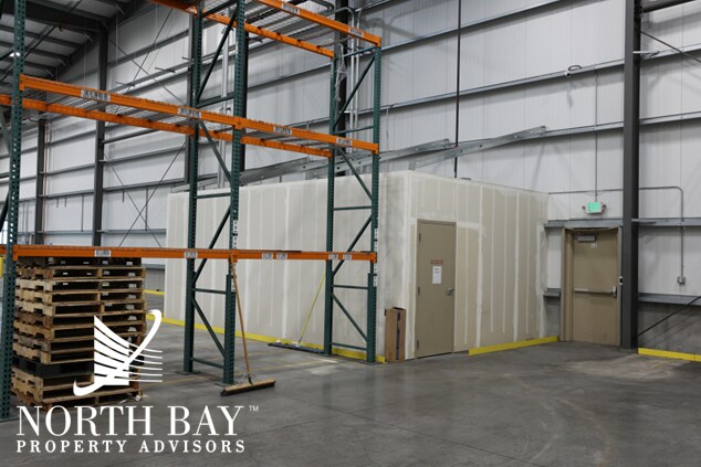 More Photos Of 3300 N Laughlin Rd, Santa Rosa Warehouse For Lease
