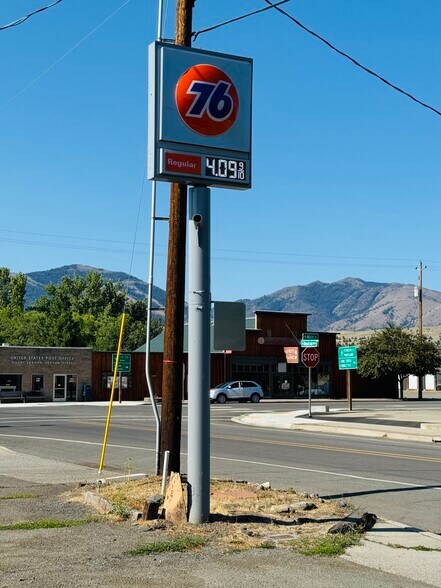 More Photos Of 150 Mountain Blvd, Mount Vernon Service Station For Sale