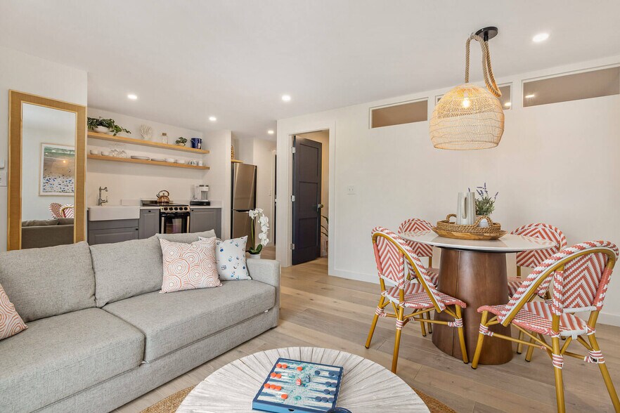 More Photos Of 20 Shore Rd, Ogunquit Storefront Retail Office For Sale