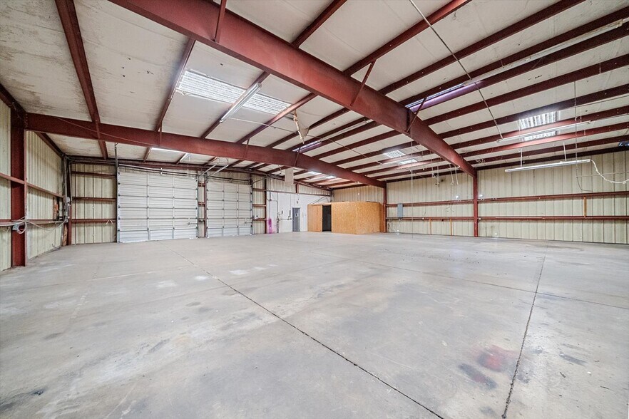 More Photos Of 2311 Whitfield Industrial Way, Sarasota Warehouse For Sale