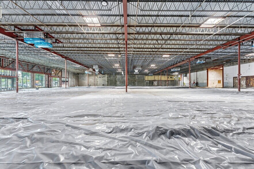 More Photos Of 2519 N McMullen Booth Rd, Clearwater Freestanding For Lease