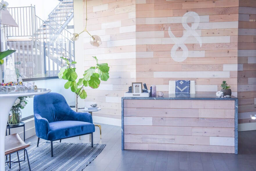 More Photos Of 13721 Ventura Blvd, Sherman Oaks Loft Creative Space For Lease