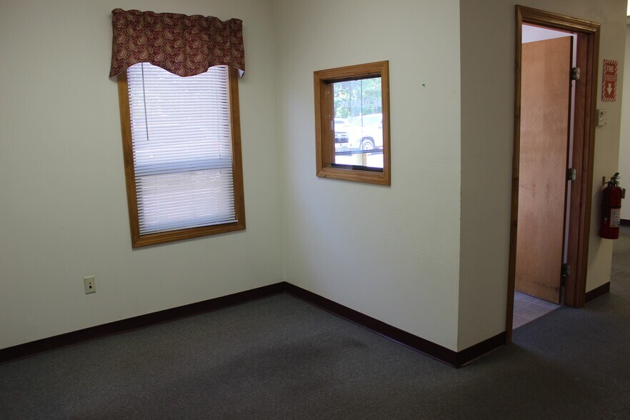 56 Leonard St, Foxboro, MA 02035 Light Distribution For Sale