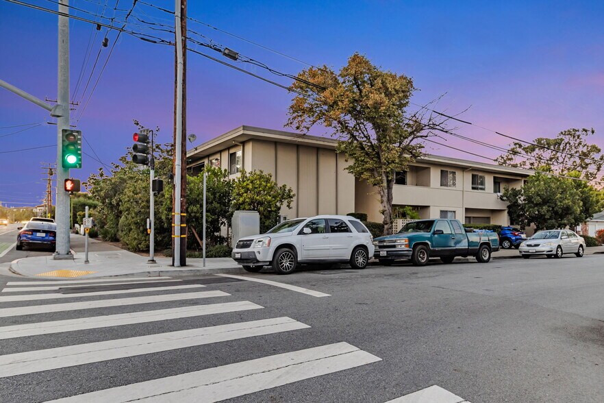 Primary Photo Of 500 N San Mateo Dr, San Mateo Apartments For Sale
