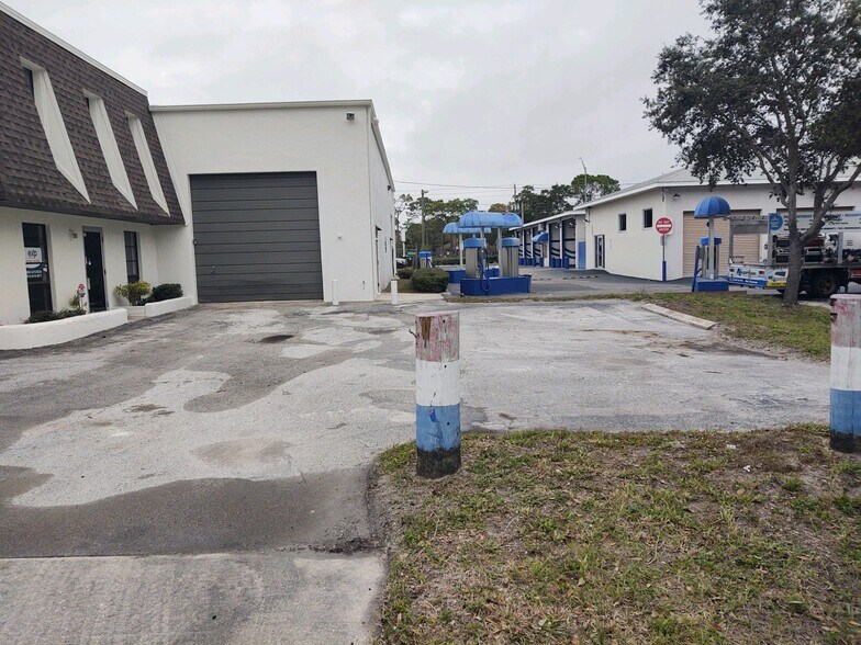 More Photos Of 5767 157th Ave N, Clearwater Light Manufacturing For Lease