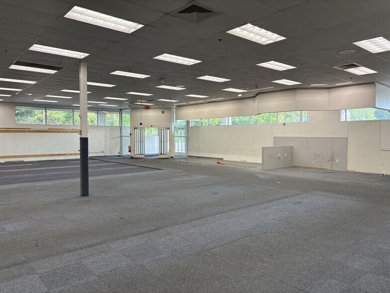 More Photos Of 1155 Fuller Ave NE, Grand Rapids Drugstore For Lease