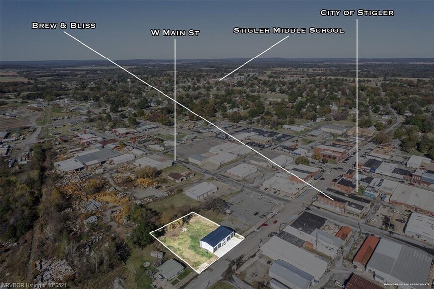 More Photos Of 209 S Broadway St, Stigler Flex For Sale