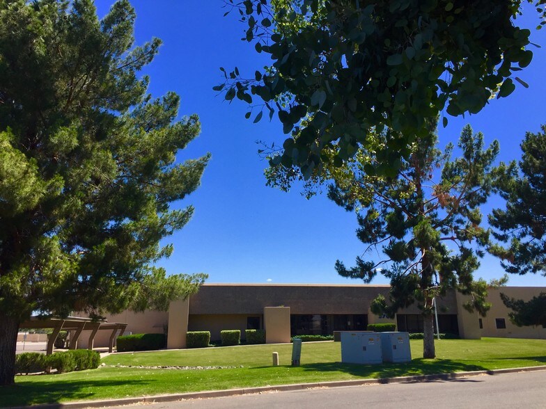 More Photos Of 3701 W Cambridge Ave, Phoenix Warehouse For Lease