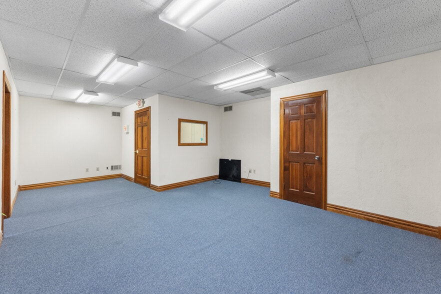 More Photos Of 84 Park Ave, Flemington Office For Lease