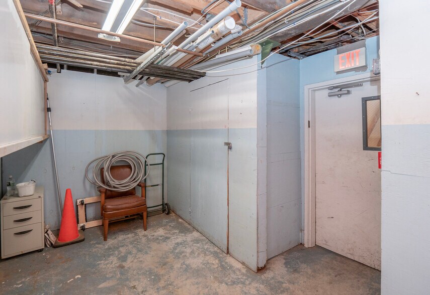 More Photos Of 28 Pelham St, Newport Office For Sale