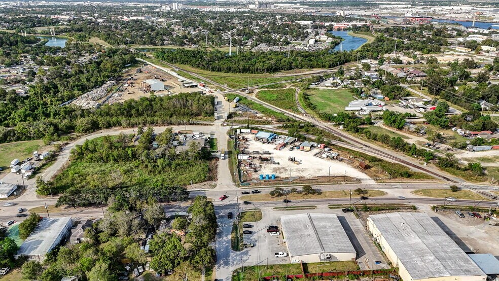 More Photos Of 7510 Lawndale St, Houston Warehouse For Sale