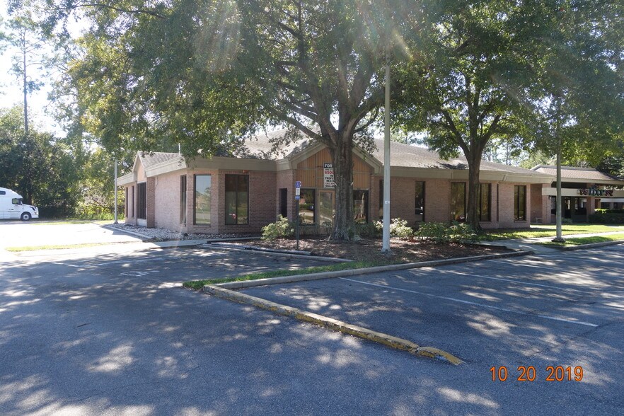 More Photos Of 502 Wells Rd, Orange Park General Retail For Sale