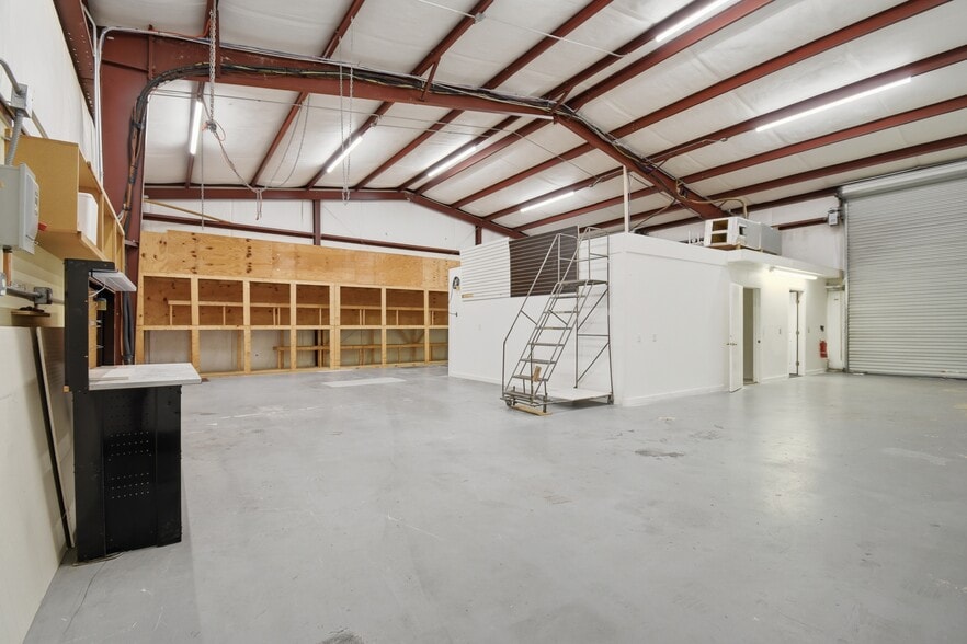 More Photos Of 200 Waler Way, Saint Augustine Warehouse For Lease