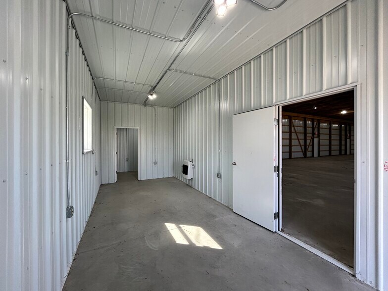 More Photos Of 15096 Us Highway 131 S, Schoolcraft Auto Dealership For Lease