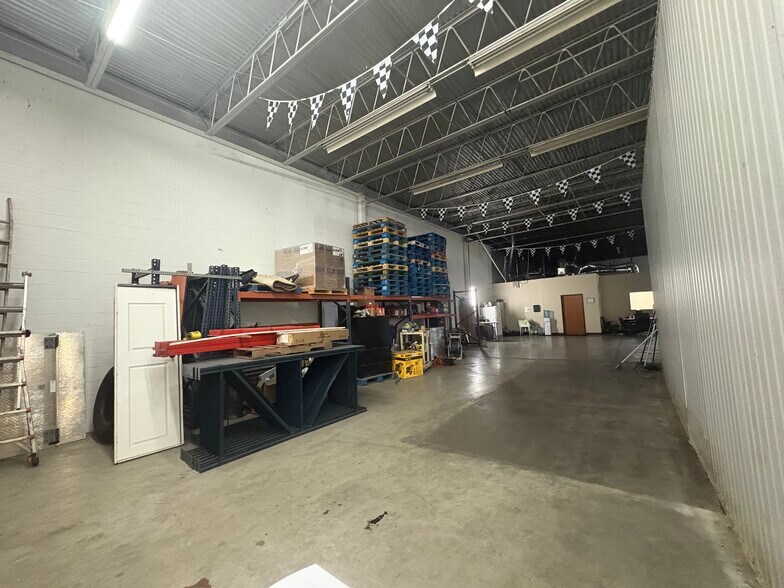 More Photos Of 3002-3014 Avenue E E, Arlington Light Manufacturing For Lease