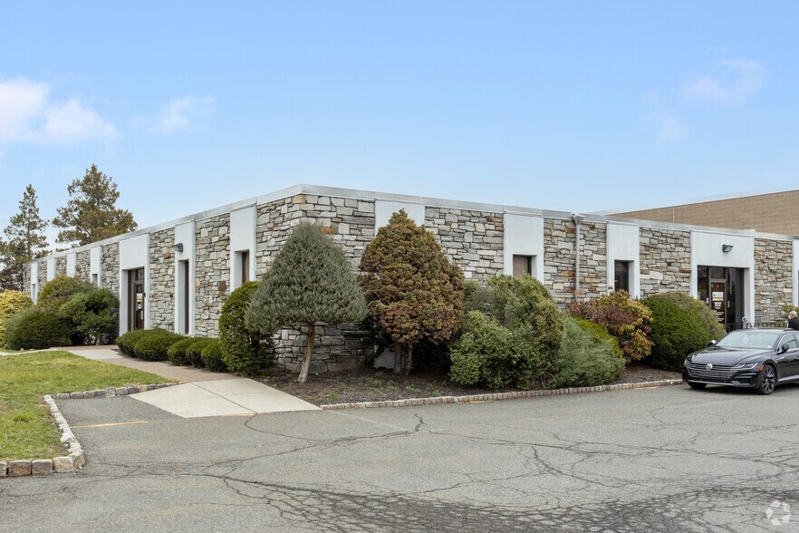 More Photos Of 140-142 Clinton Rd, Fairfield Warehouse For Lease