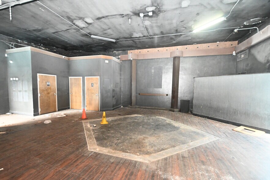 More Photos Of 47 W Amelia St, Orlando Bar For Sale