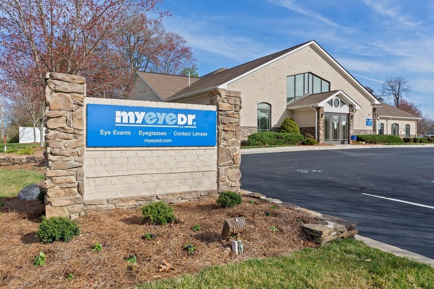 More Photos Of 3911 Fountain Grove Dr, High Point Medical For Lease