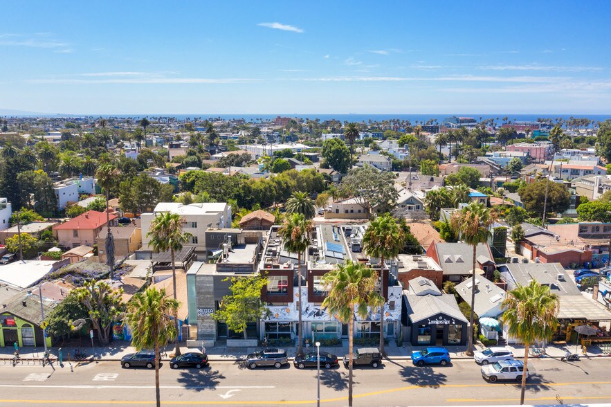 More Photos Of 1212 Abbot Kinney Blvd, Venice Loft Creative Space For Sale