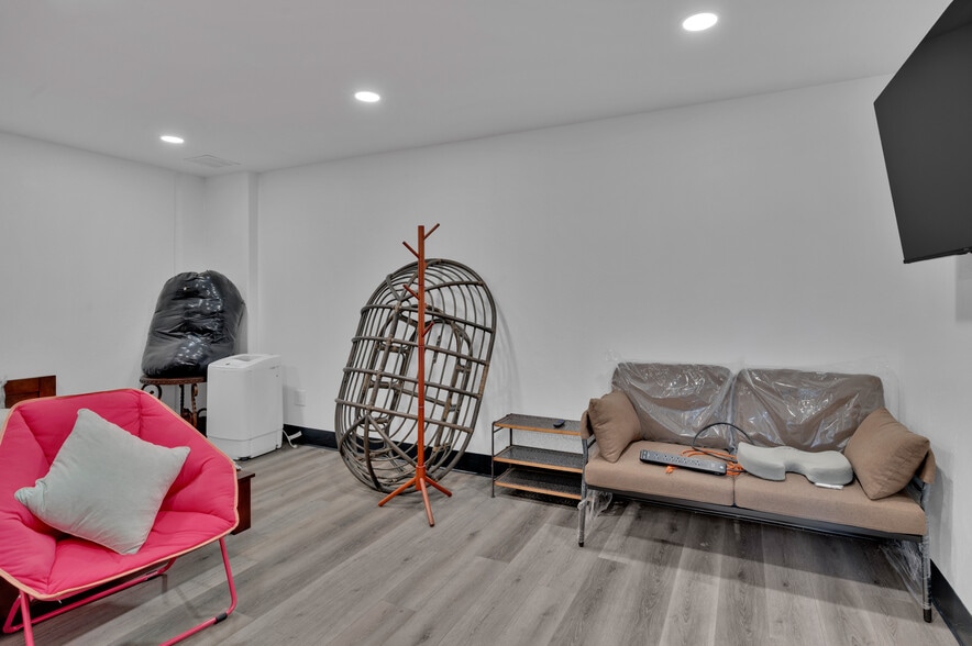 More Photos Of 23231 Vista Grande Dr, Laguna Hills Warehouse For Sale